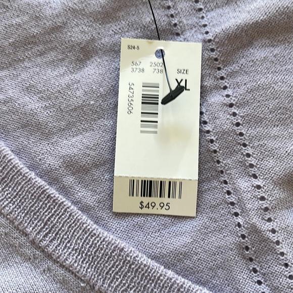 NWT V Neck Lightweight Top - Picture 6 of 7